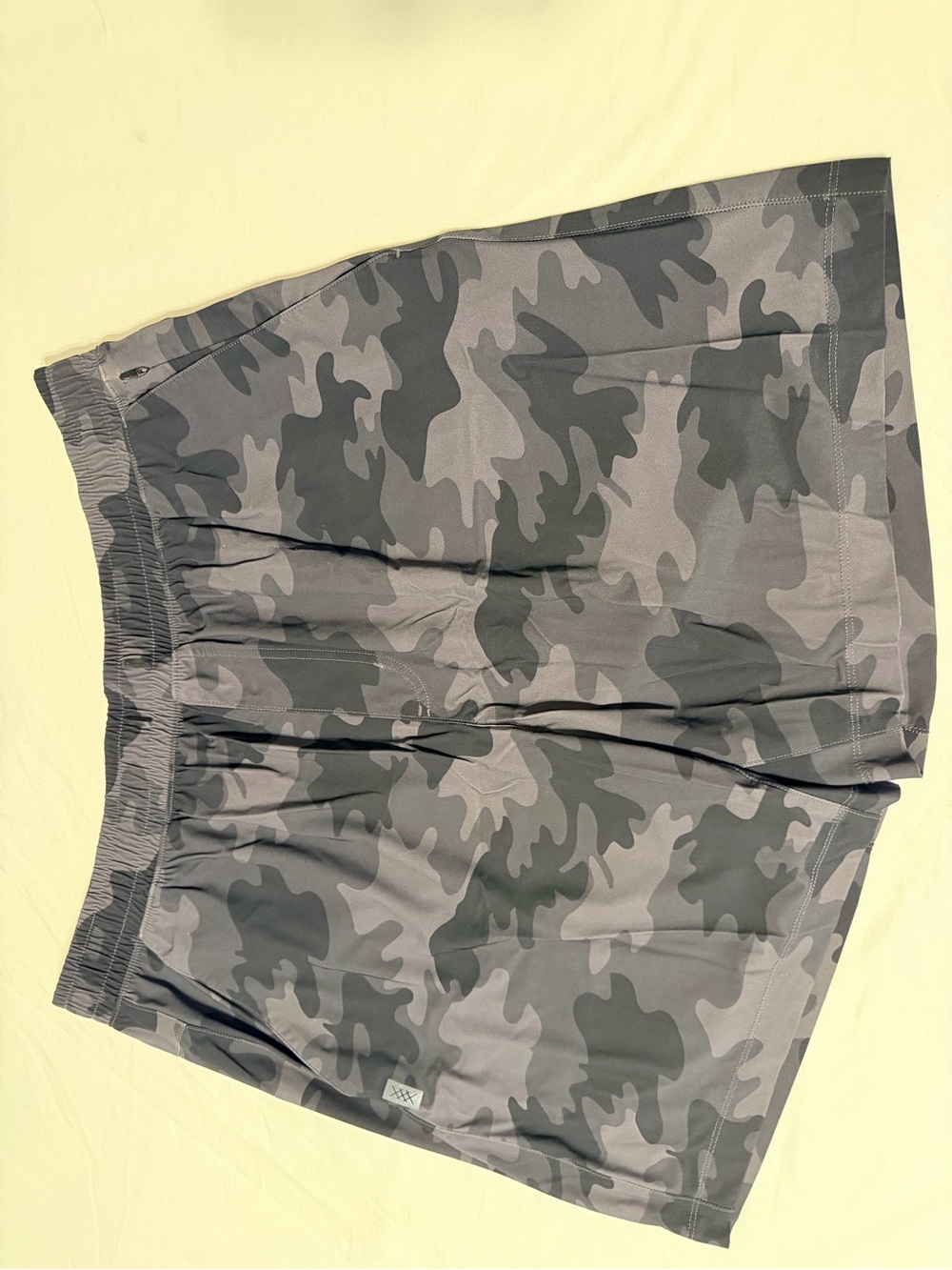 RHONE Men's Gray Camo Athletic Shorts